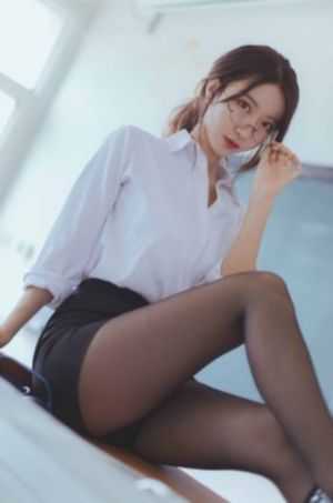 被老师摁在教室cao到哭了_HD手机在线观看